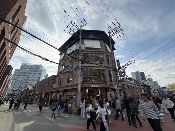 Exploring Seongsu-dong: A Walking Route Through Seoul's Brooklyn — photo from Korean media