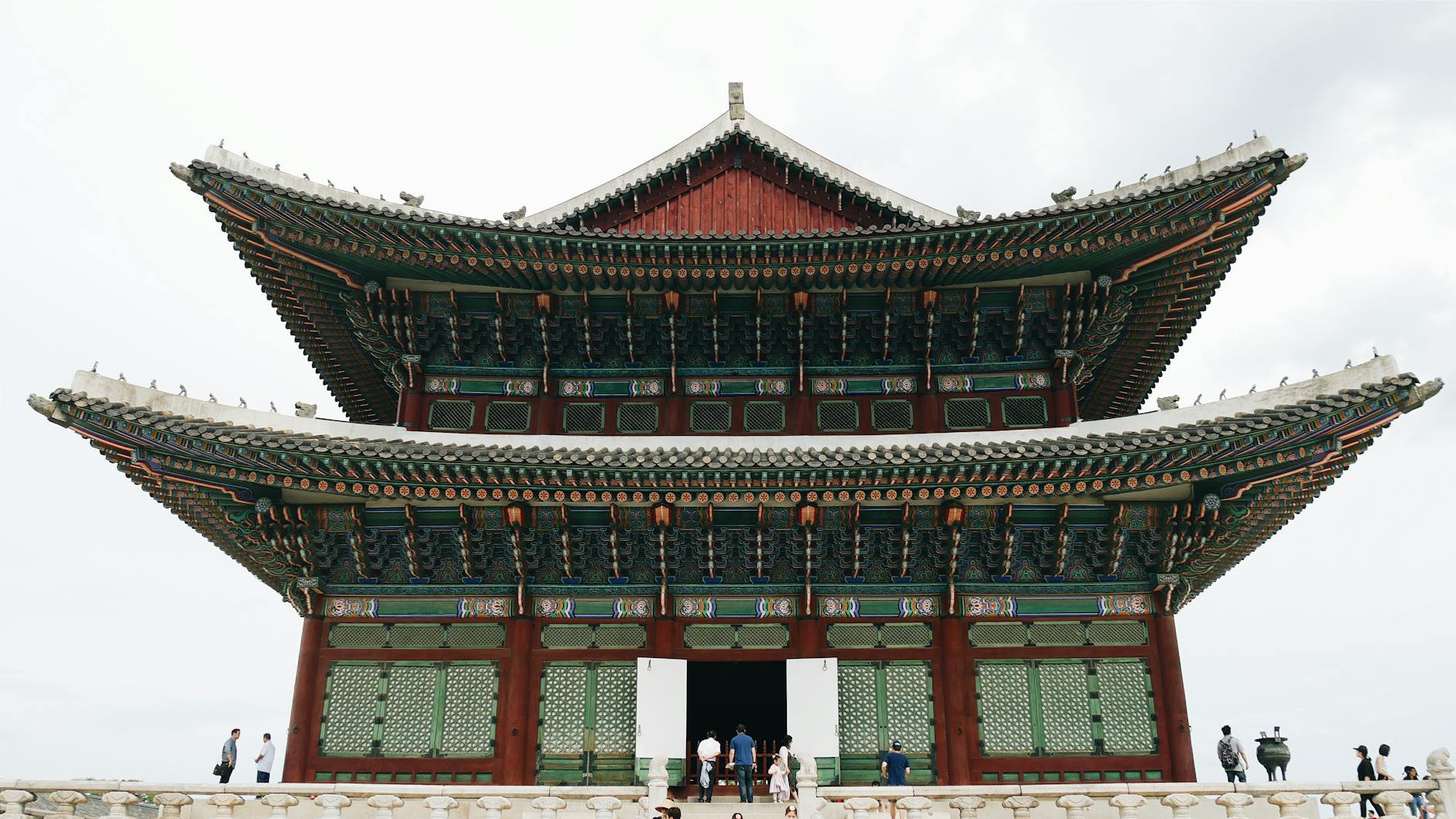 Front view of Gyeongbokgung Palace showcasing traditional Korean architecture.