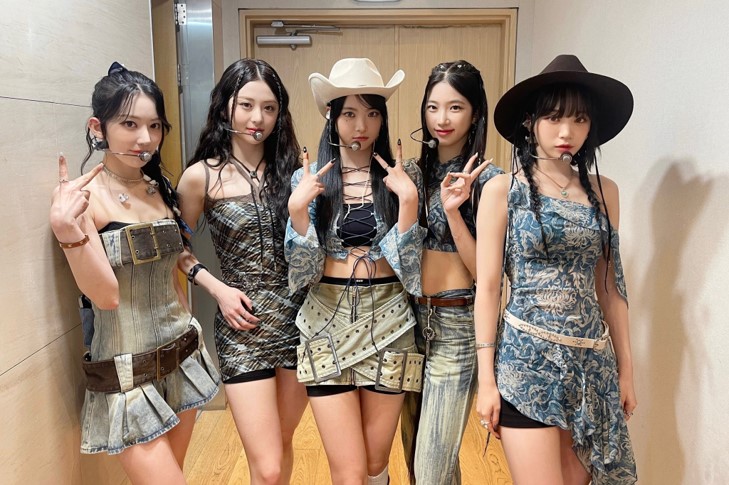 LE SSERAFIM's Easy and Crazy Era: A Dynamic Review of Sakura and Chaewon — photo from Korean media