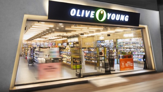 Olive Young vs. Lalavla: A Korean Drugstore Comparison — photo from Korean media